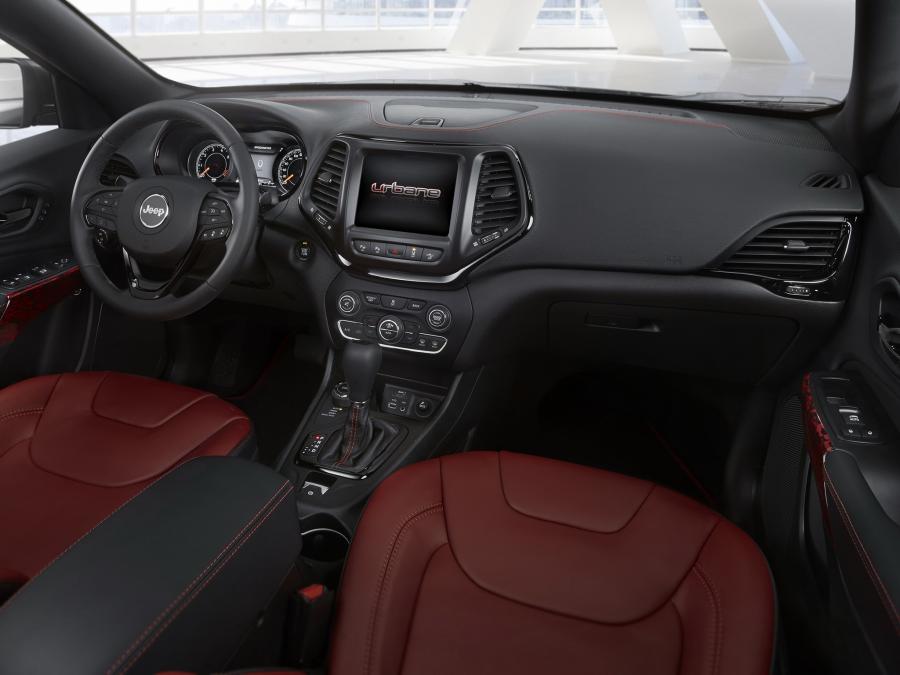  Jeep Cherokee Urbane Concept 2014 года  (фото 4 из 6)